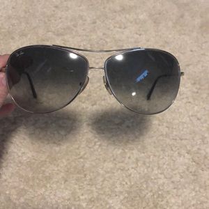Women’s Aviator Ray Ban’s